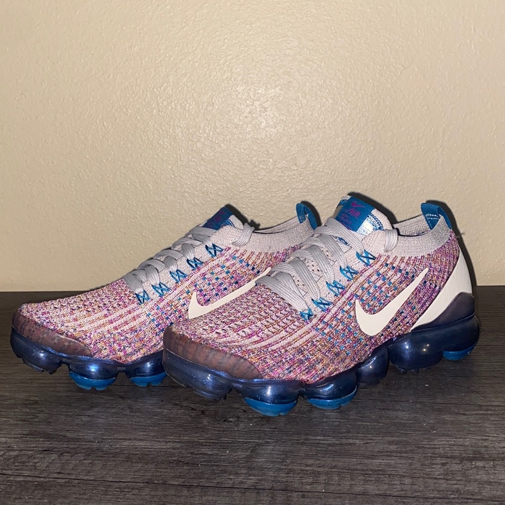 Nike women’s Air VaporMax